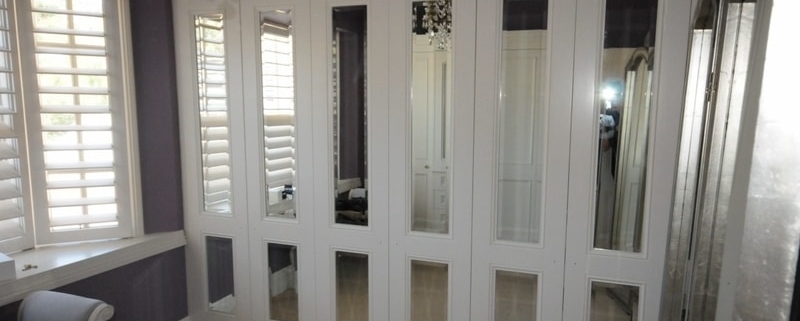 Bespoke-Wardrobe-ornate-mirror-doors-Double-Bay